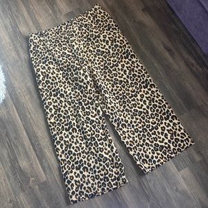 NWOT Nordstrom leopard print pajama set. Never been worn!